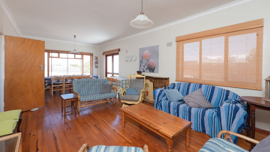 6 Bedroom Property for Sale in Struisbaai Western Cape